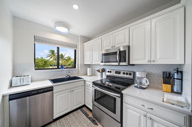 350 BELLA VISTA Court N # 50, Jupiter FL 33477 - Jupiter, FL - Photo 6