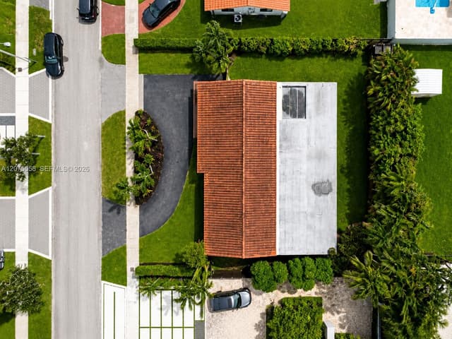 3115 Village Green Dr, Miami FL 33175 - Miami, FL - Photo 4