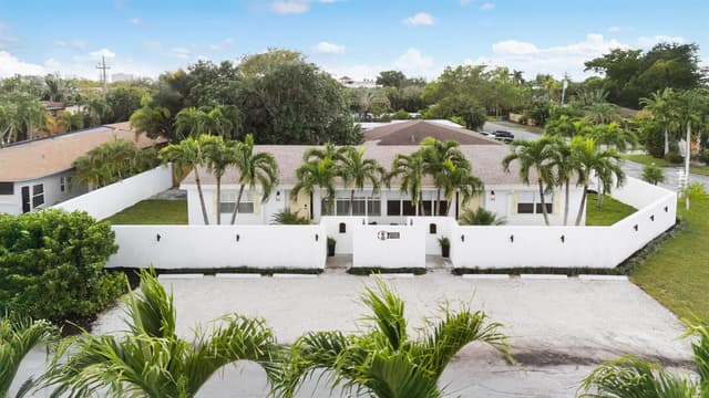 2000 NE 17TH Court # 2, Fort Lauderdale FL 33305 - Fort Lauderdale, FL - Photo 2