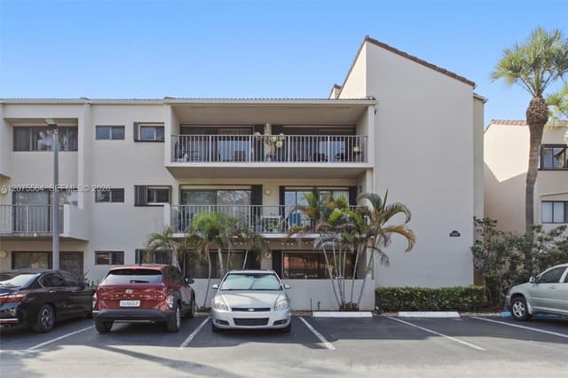 6305 Gage Pl # A, Miami Lakes FL 33014 - Miami Lakes, FL - Photo 2