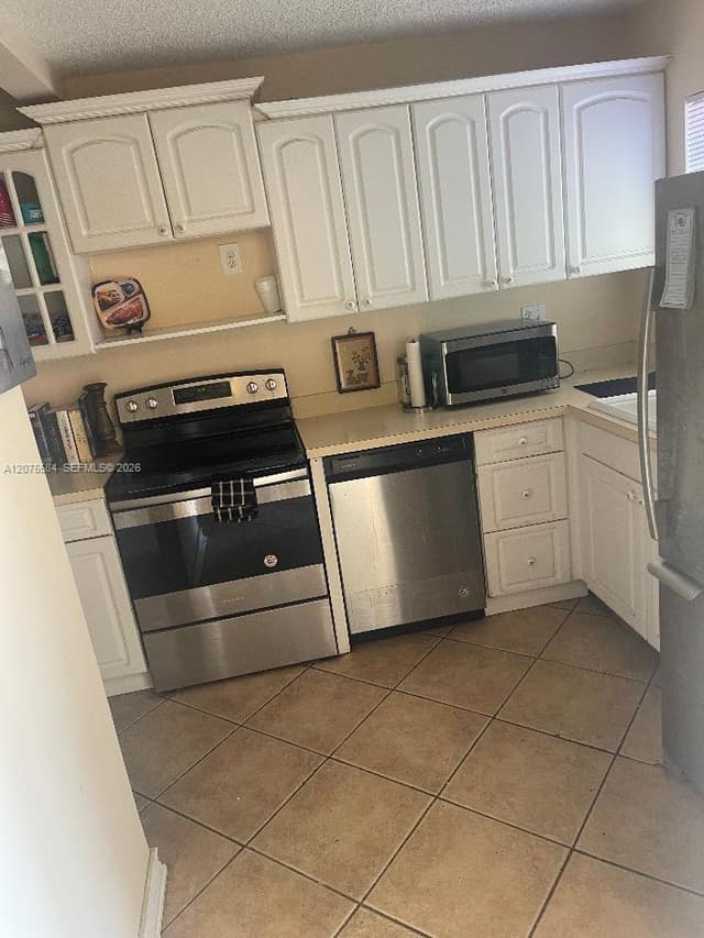 9400 Sunrise Lakes Blvd # 105, Sunrise FL 33322 - Sunrise, FL - Photo 6