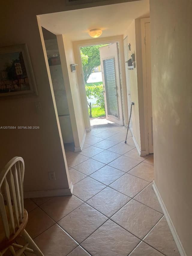 9400 Sunrise Lakes Blvd # 105, Sunrise FL 33322 - Sunrise, FL - Photo 4