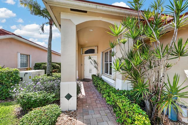 4470 HAZLETON Lane, Lake Worth FL 33449 - Lake Worth, FL - Photo 6