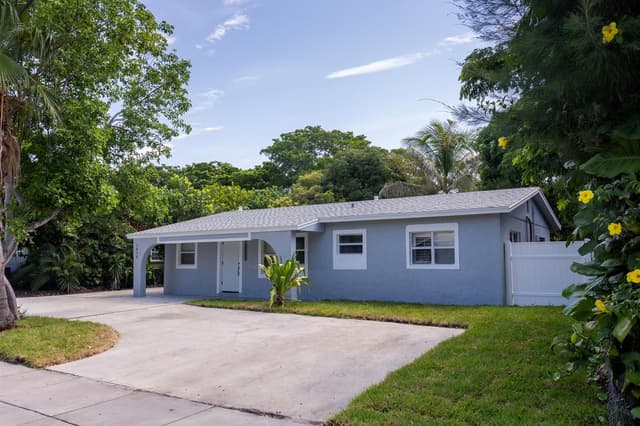 1830 NE 2ND Lane NE, Boynton Beach FL 33435 - Boynton Beach, FL - Photo 2