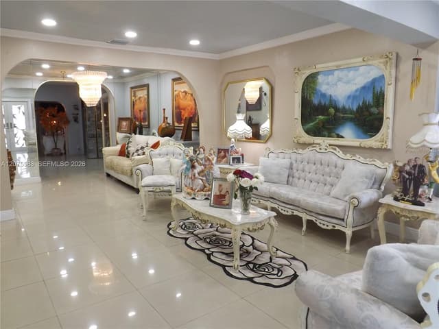 217 W 34th St, Hialeah FL 33012 - Hialeah, FL - Photo 6