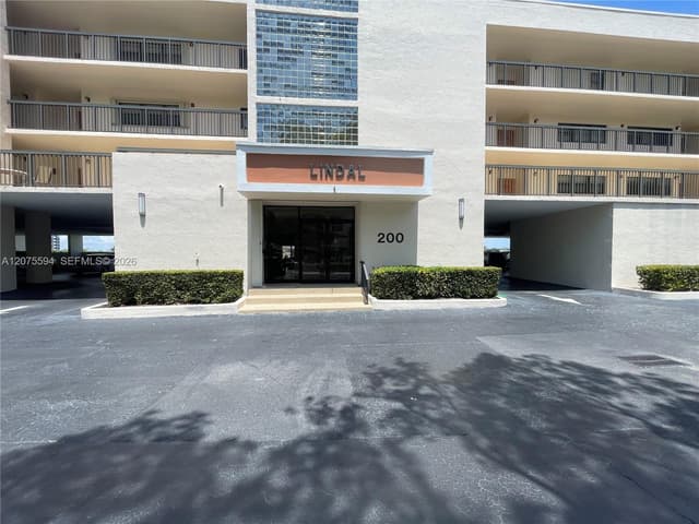 200 Golden Isles Dr # 401, Hallandale Beach FL 33009 - Hallandale Beach, FL - Photo 4