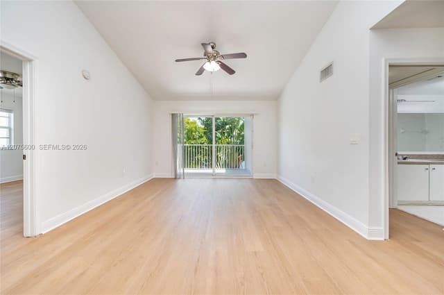 11145 SW 6th St # 302, Pembroke Pines FL 33025 - Pembroke Pines, FL - Photo 4