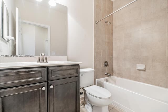 8945 NW 98th Ave, Doral FL 33178 - Doral, FL - Photo 3