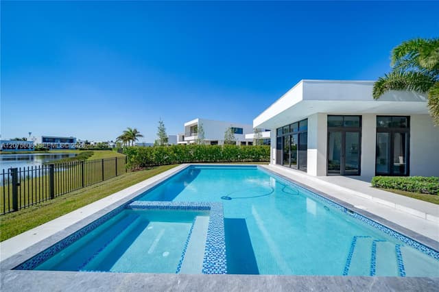 16600 Sunset Way, Weston FL 33326 - Weston, FL - Photo 7
