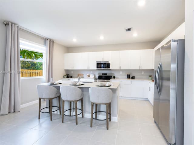 27307 SW 159 CT, Miami FL 33031 - Miami, FL - Photo 2