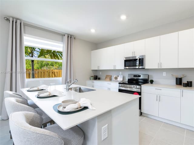 27307 SW 159 CT, Miami FL 33031 - Miami, FL - Photo 5