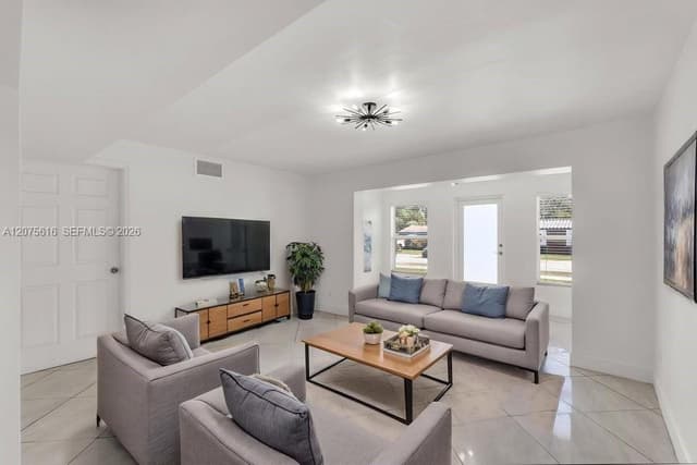 2539 Coolidge St, Hollywood FL 33020 - Hollywood, FL - Photo 2
