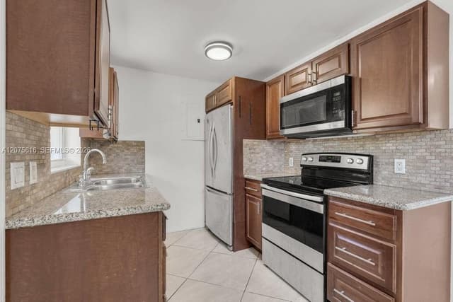 2539 Coolidge St, Hollywood FL 33020 - Hollywood, FL - Photo 6