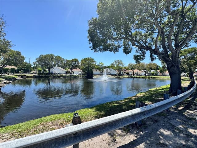 840 W Palm Run Dr, North Lauderdale FL 33068 - North Lauderdale, FL - Photo 2