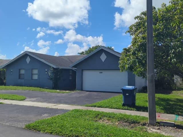 8250 NW 52ND Street, Lauderhill FL 33351 - Lauderhill, FL - Photo 2