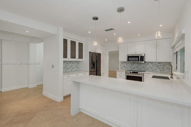 6931 Loch Ness Dr, Miami Lakes FL 33014 - Miami Lakes, FL - Photo 5