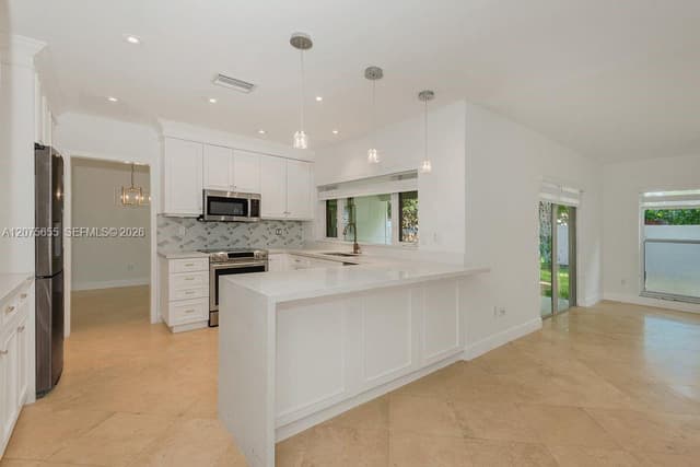 6931 Loch Ness Dr, Miami Lakes FL 33014 - Miami Lakes, FL - Photo 4