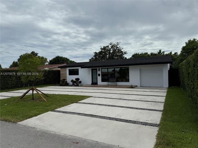 7630 Venetian St, Miramar FL 33023 - Miramar, FL - Photo 2