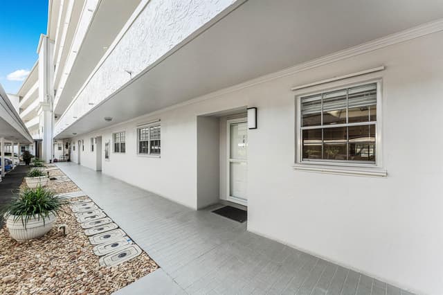 250 JOHN F KENNEDY Drive # 107, Atlantis FL 33462 - Atlantis, FL - Photo 4