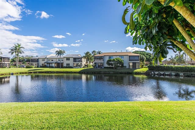 8566 Casa Del Lago # H, Boca Raton FL 33433 - Boca Raton, FL - Photo 2