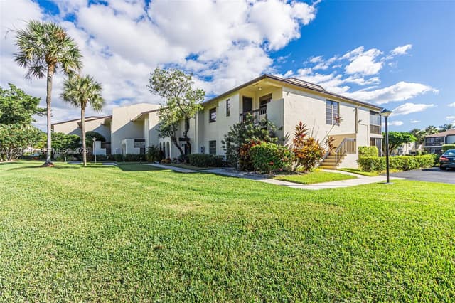 8566 Casa Del Lago # H, Boca Raton FL 33433 - Boca Raton, FL - Photo 3