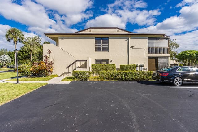 8566 Casa Del Lago # H, Boca Raton FL 33433 - Boca Raton, FL - Photo 5