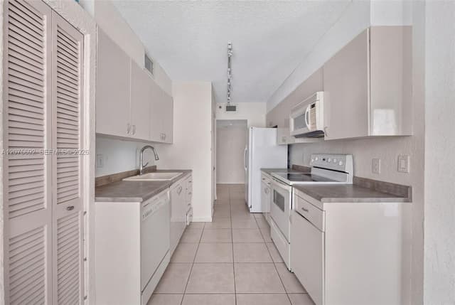 1201 S Ocean Dr # 1009N, Hollywood FL 33019 - Hollywood, FL - Photo 7