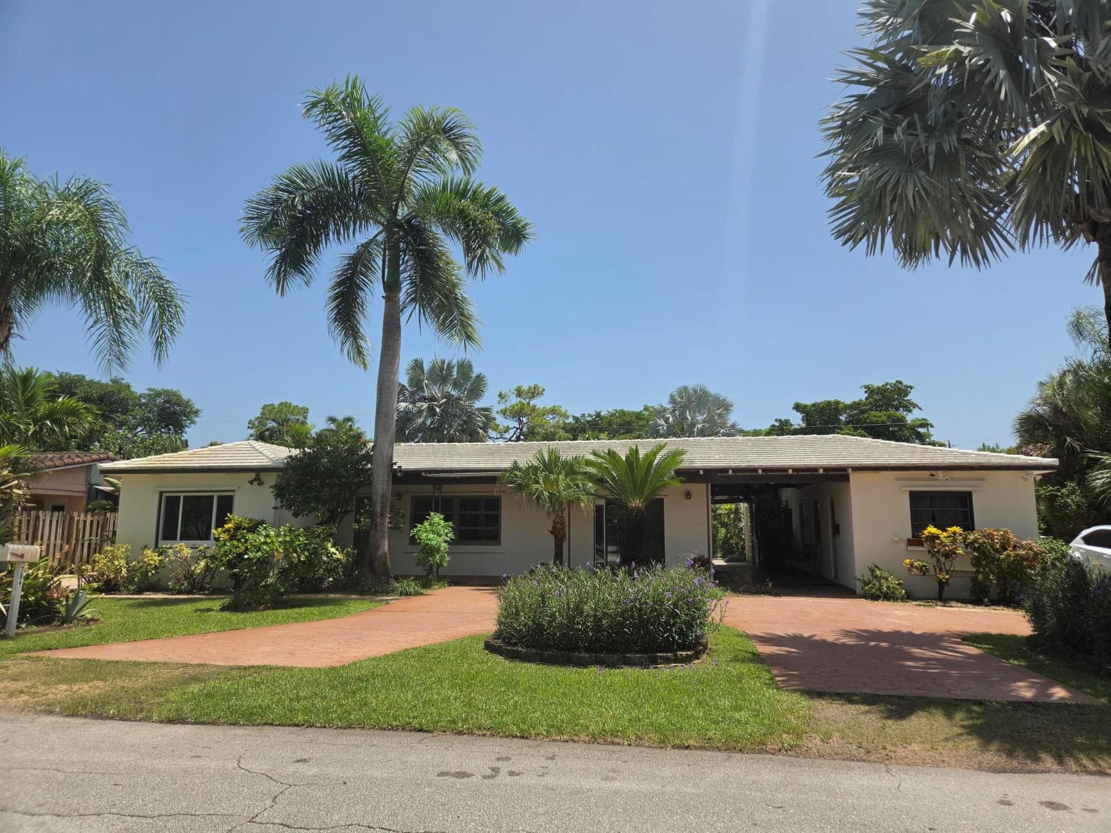 704 NE 22ND Drive # 4, Wilton Manors FL 33305 - Wilton Manors, FL - Photo 1