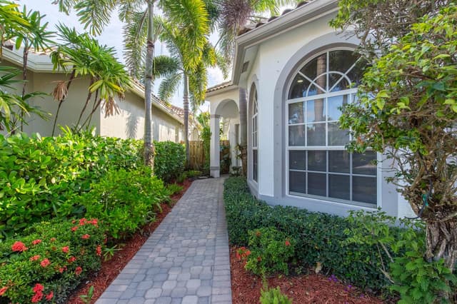 2443 PLAYERS Court, Wellington FL 33414 - Wellington, FL - Photo 3