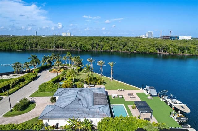 333 Atlantic Ave, Sunny Isles Beach FL 33160 - Sunny Isles Beach, FL - Photo 5