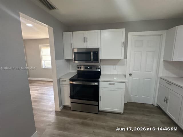 9401 NW 20th St, Pembroke Pines FL 33024 - Pembroke Pines, FL - Photo 6