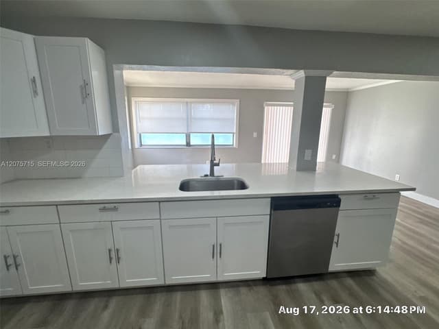 9401 NW 20th St, Pembroke Pines FL 33024 - Pembroke Pines, FL - Photo 7