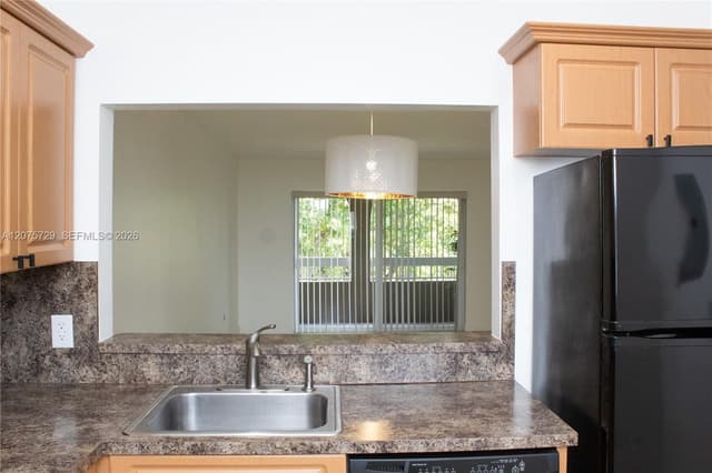 7860 Camino Real # 406, Miami FL 33143 - Miami, FL - Photo 4