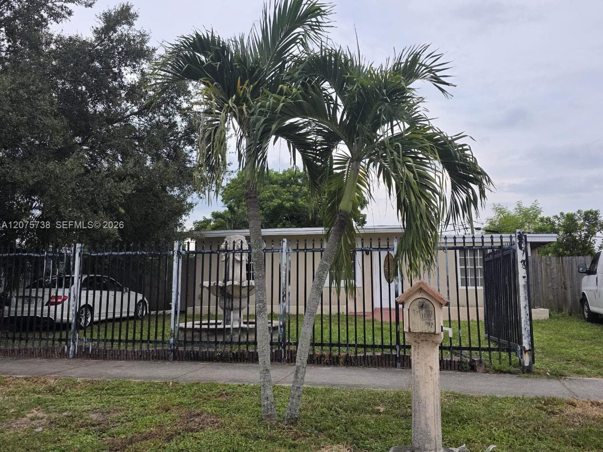 4570 SW 39th St, West Park FL 33023 - West Park, FL - Photo 1