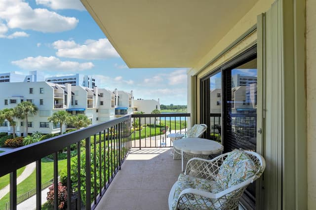 372 Golfview Road # 403, North Palm Beach FL 33408 - North Palm Beach, FL - Photo 2