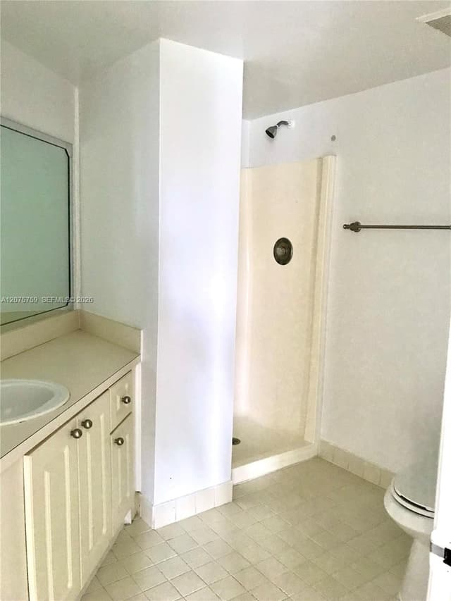 6955 NW 186th St # F310, Hialeah FL 33015 - Hialeah, FL - Photo 5