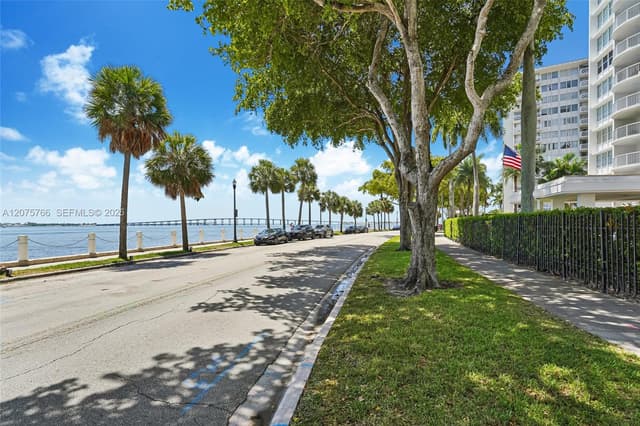 1420 Brickell Bay Dr # 206D, Miami FL 33131 - Miami, FL - Photo 2