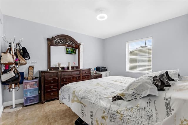 6049 W 14th Ct, Hialeah FL 33012 - Hialeah, FL - Photo 7