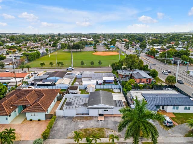 6049 W 14th Ct, Hialeah FL 33012 - Hialeah, FL - Photo 3