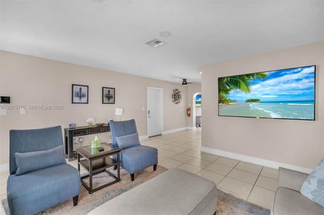 907 NE 5th St, Hallandale Beach FL 33009 - Hallandale Beach, FL - Photo 6