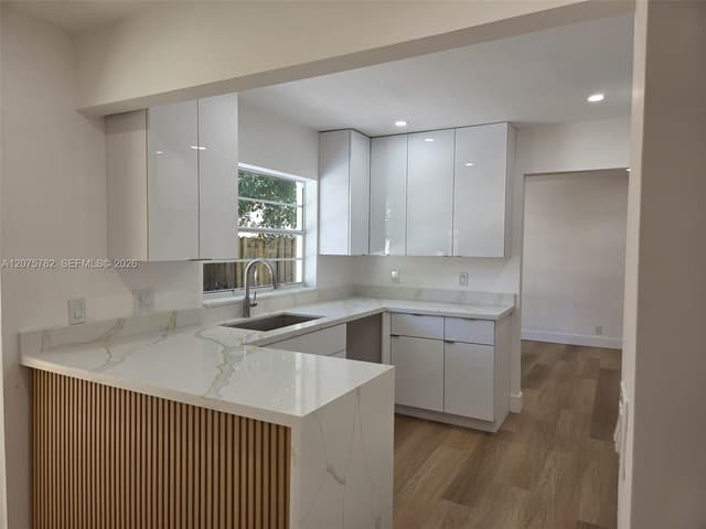 7389 NW 48th Pl, Lauderhill FL 33319 - Lauderhill, FL - Photo 5
