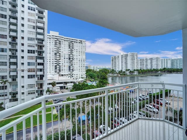 18061 Biscayne Blvd # 502, Aventura FL 33160 - Aventura, FL - Photo 5