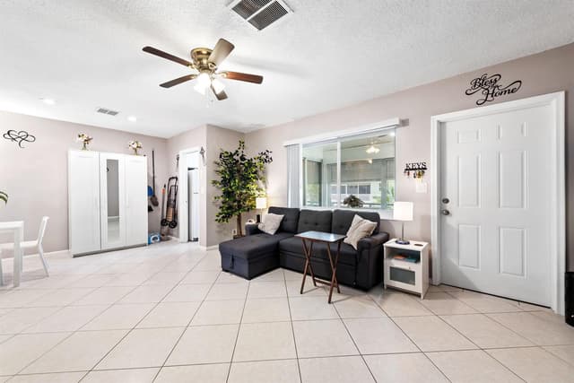 2100 NE 38th Street # 205, Lighthouse Point FL 33064 - Lighthouse Point, FL - Photo 2
