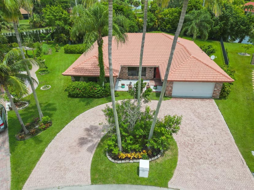 8501 NW 80 Street, Tamarac FL 33321