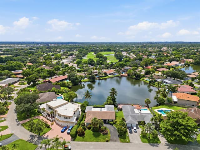613 SEA TURTLE Way, Plantation FL 33324 - Plantation, FL - Photo 2
