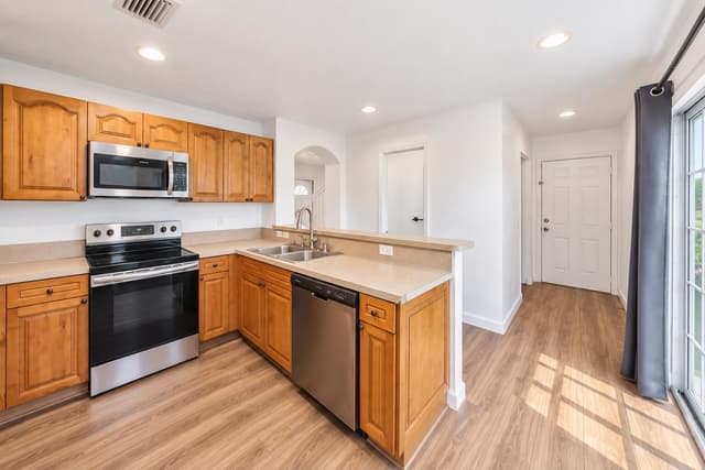203 NW 12TH Avenue # 205, Fort Lauderdale FL 33311 - Fort Lauderdale, FL - Photo 5