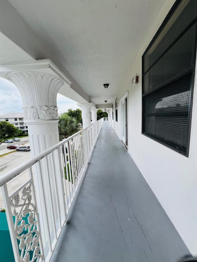 3635 Whitehall Drive # 404, West Palm Beach FL 33401 - West Palm Beach, FL - Photo 4