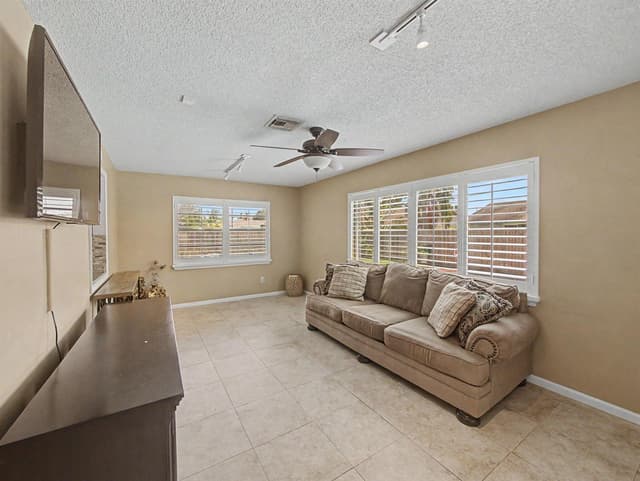 3190 Starboard Drive, Lake Worth FL 33462 - Lake Worth, FL - Photo 5