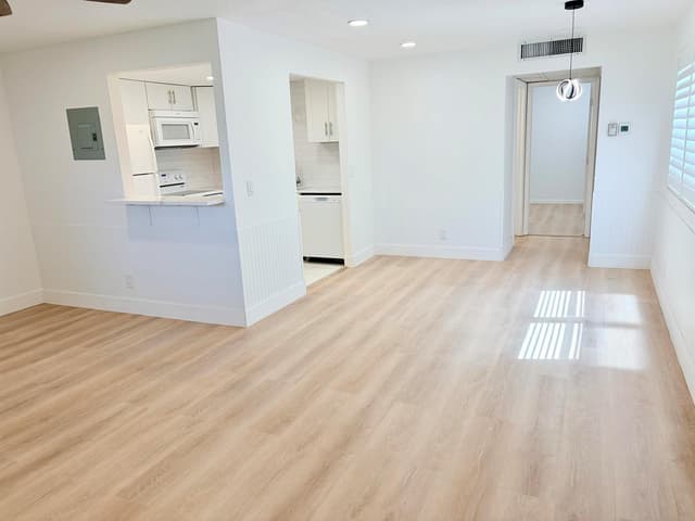 251 Flanders F, Delray Beach FL 33484 - Delray Beach, FL - Photo 3