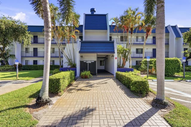 4489 Luxemburg Court # 202, Lake Worth FL 33467 - Lake Worth, FL - Photo 4